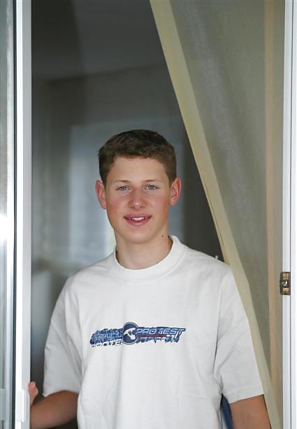 Flory 5 Netter Junge Füße Und Socken #35982827