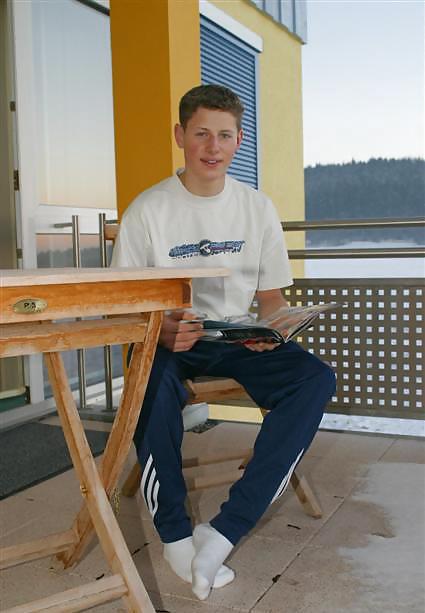 Flory 5 Netter Junge Füße Und Socken #35982833