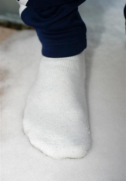 Flory 5 Netter Junge Füße Und Socken #35982855