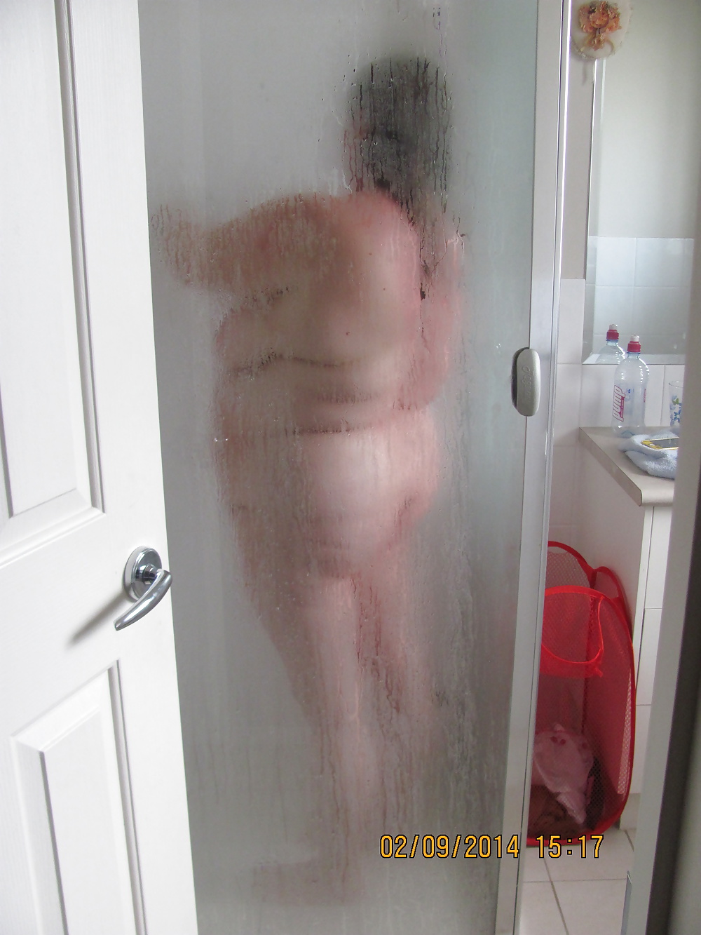シャワーを浴びる妻 
 #30845521