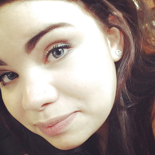 Chicas locales
 #23575388