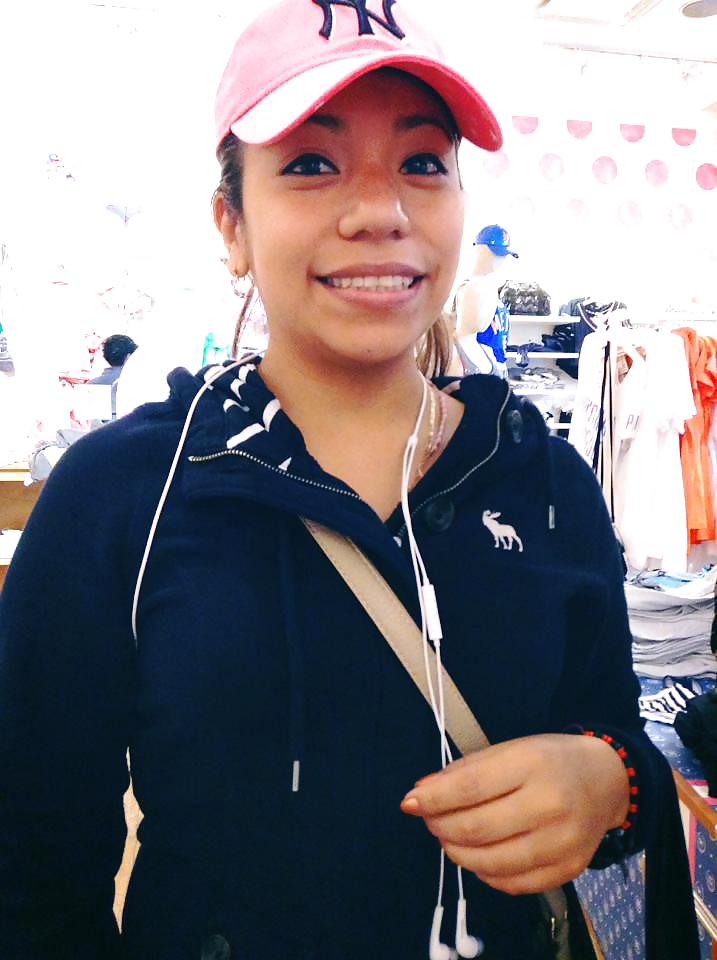 Chicas locales
 #23575453