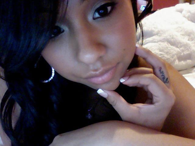 Chicas locales
 #23575458