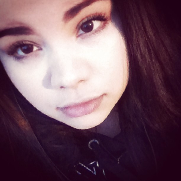 Chicas locales
 #23575471