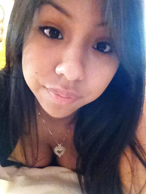 Chicas locales
 #23575481