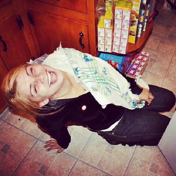 Chicas locales
 #23575507