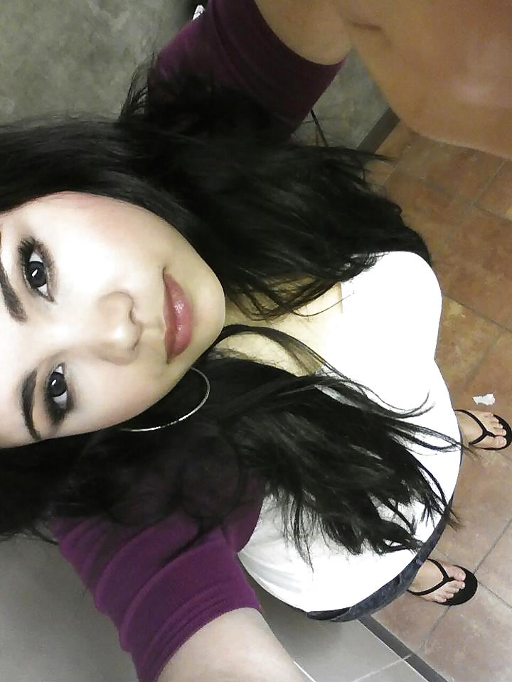 Chicas locales
 #23575514