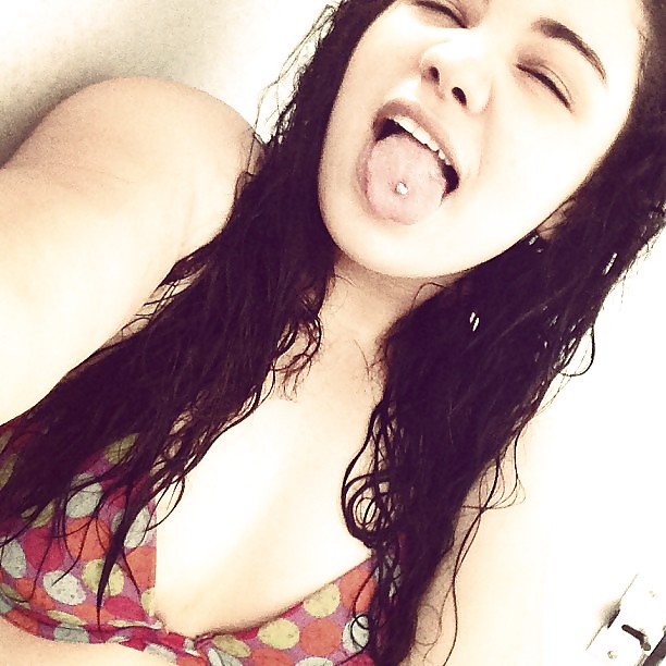 Chicas locales
 #23575565