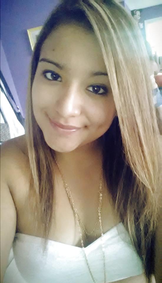 Chicas locales
 #23575570