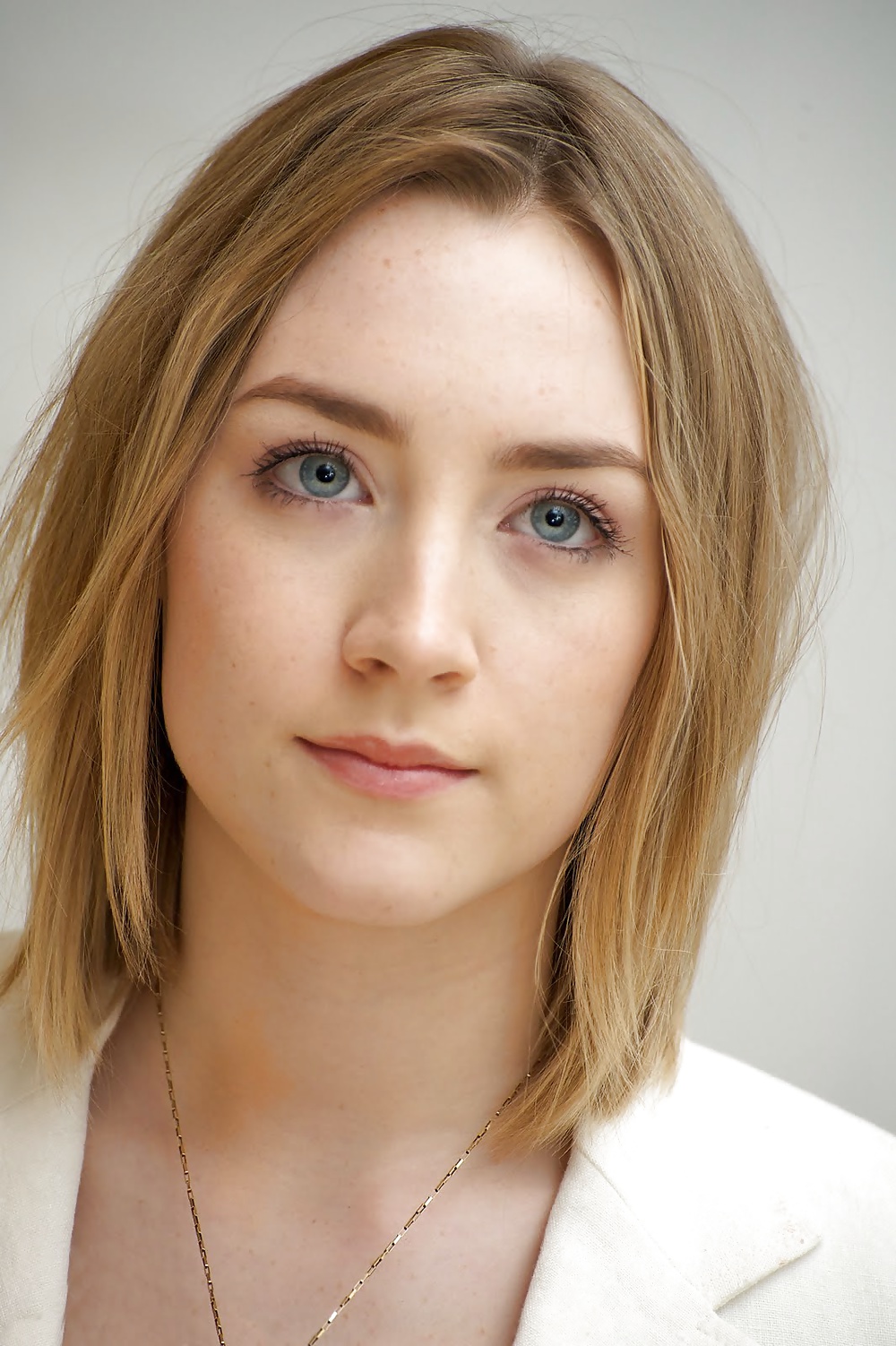 Saoirse Ronan #32187206