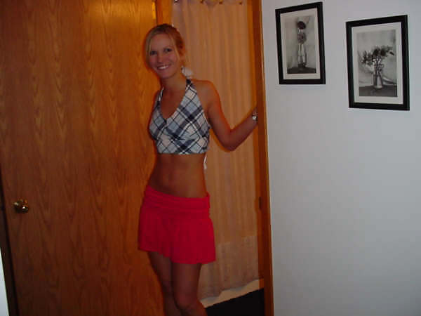 Hot Blonde Amateur-Babe #24189006