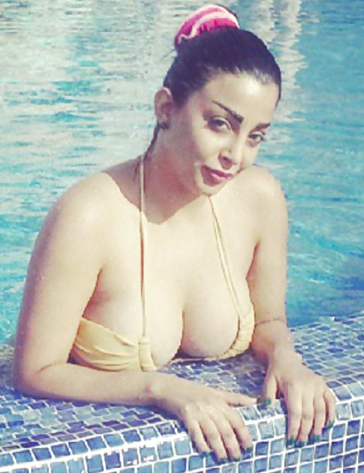 Caliente libanesa roula yamout
 #33883970
