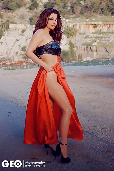 Caliente libanesa roula yamout
 #33884117