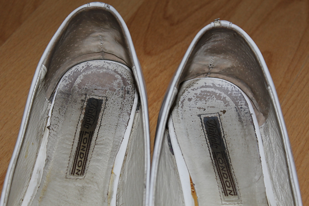 Wifes well worn stinky Ballerinas Flats shoes #36582323