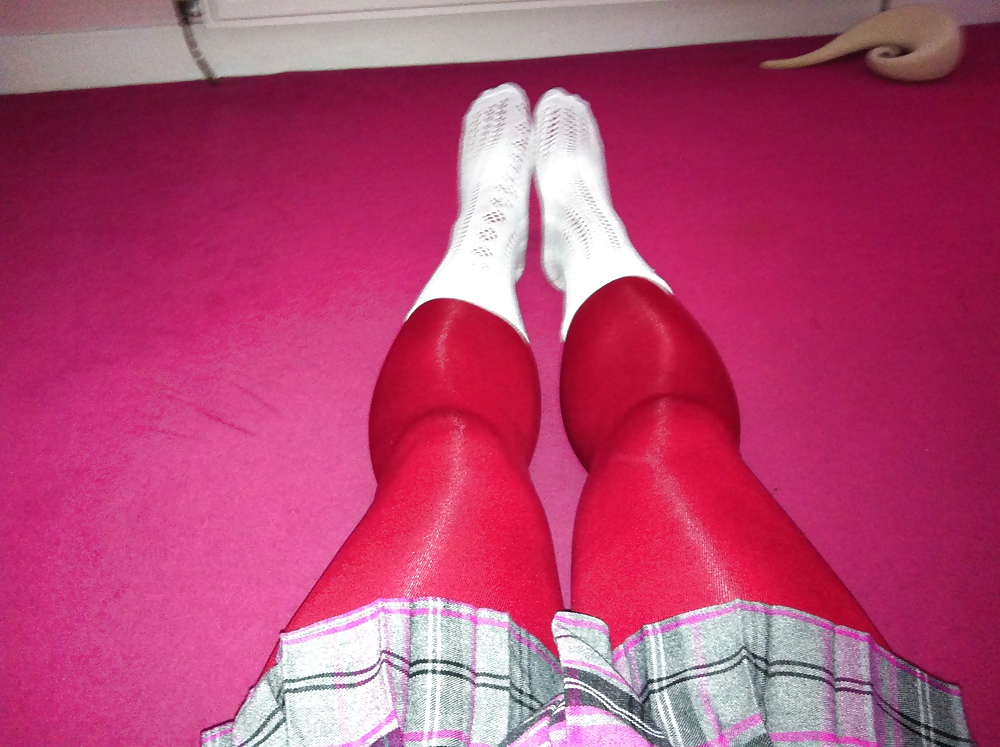 Collants Rouges Et Chaussettes Scolaires #36694288