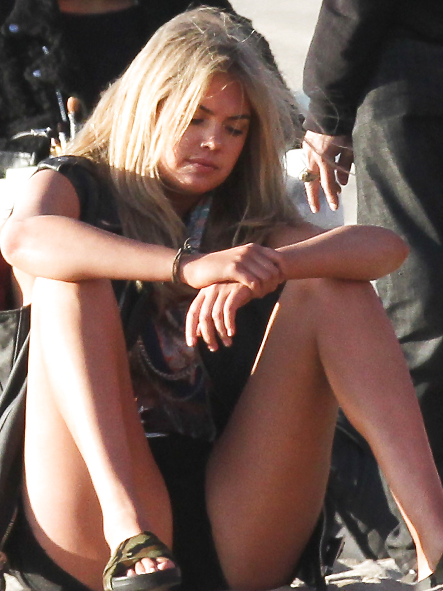 Kate Upton Upskirt !! #25399923