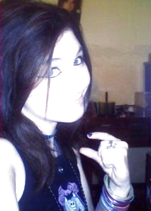 GIRL WHO KNOW THE TRUTH