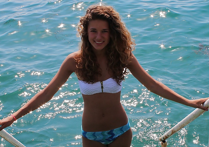 Kira slowmotion - aperitivo
 #39112201