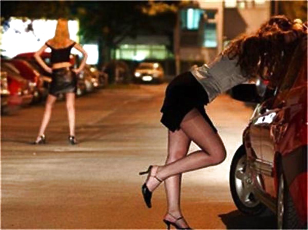 Les Prostituées, Les Talonneurs, Putas #24172170