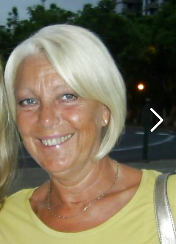 C.b (abuelita sexy como dijo un comentarista en la otra galería).
 #28655421