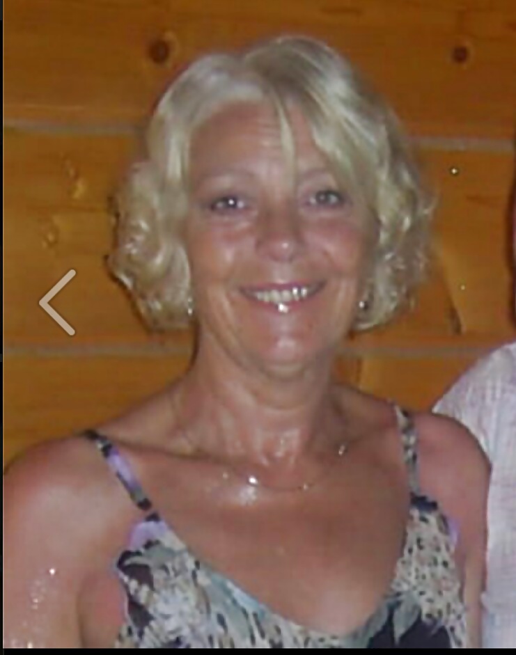 C.b (abuelita sexy como dijo un comentarista en la otra galería).
 #28655510