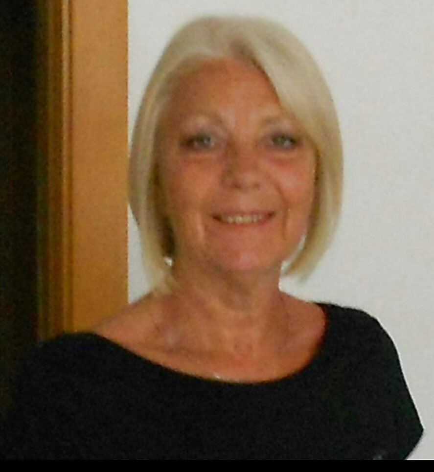 C.b (abuelita sexy como dijo un comentarista en la otra galería).
 #28655599