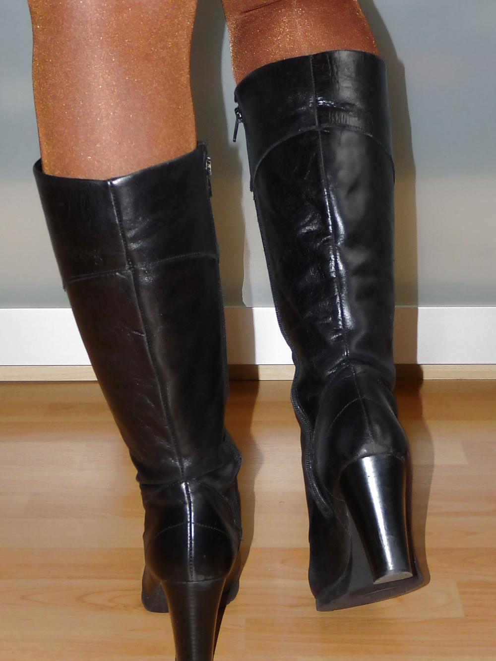 Wifes sexy boots stifele glossy shiny pantyhose #37304712
