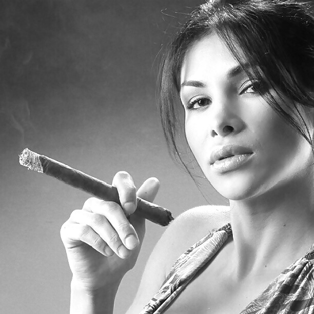 Smoking Babes - Thick Fat Cigar Divas #31087676