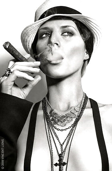 Smoking Babes - Thick Fat Cigar Divas #31087714