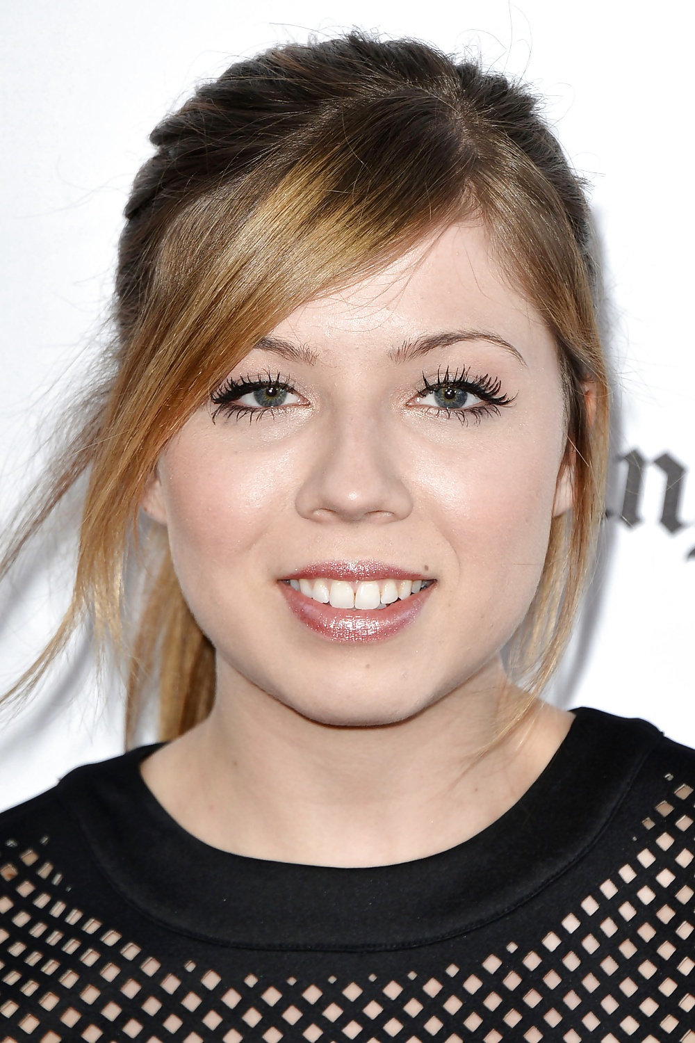 Jennette mccurdy - top nero e gonna rossa - icarly
 #28077873