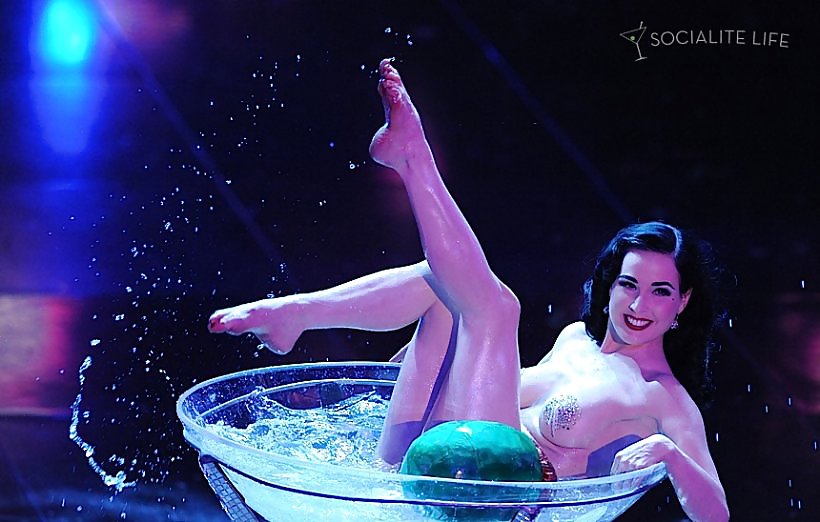 Dita Von Teese + Ainsi Que Photo Ensemble - Beaucoup De Nus #36427813