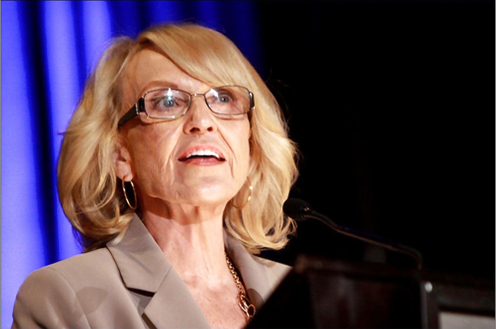 Per tutti coloro che amano masturbarsi con la conservatrice Jan Brewer
 #34861690