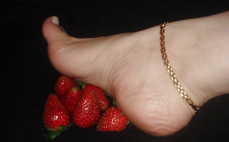 Girls feet covered in food #28669204