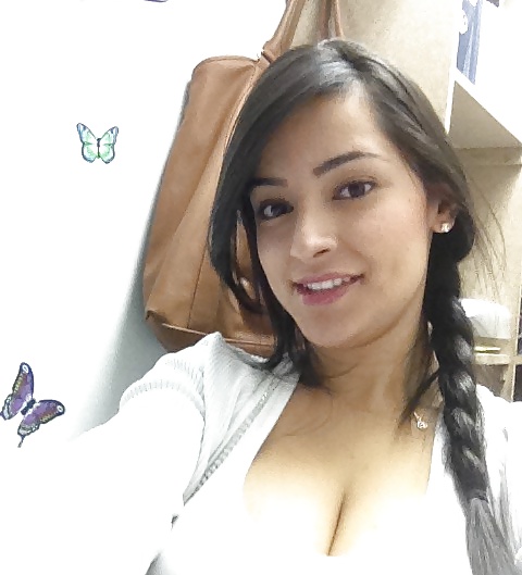 Johana de medellin
 #40270656