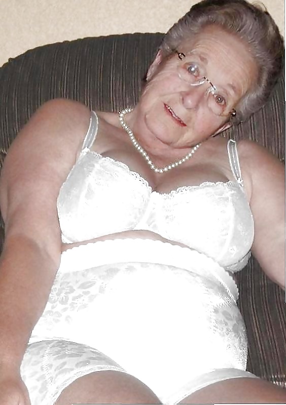 Granny Madge del Reino Unido
 #31761042