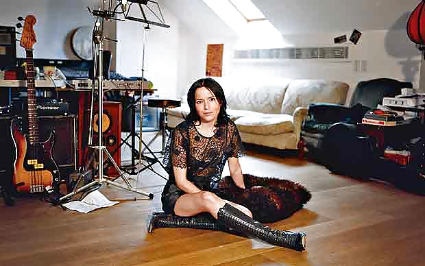 Makes me cum part 31: Andrea Corr #31257402