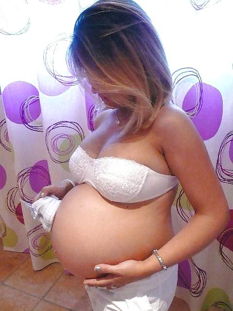 Perritas cargadas embarazadas sexys
 #23273625