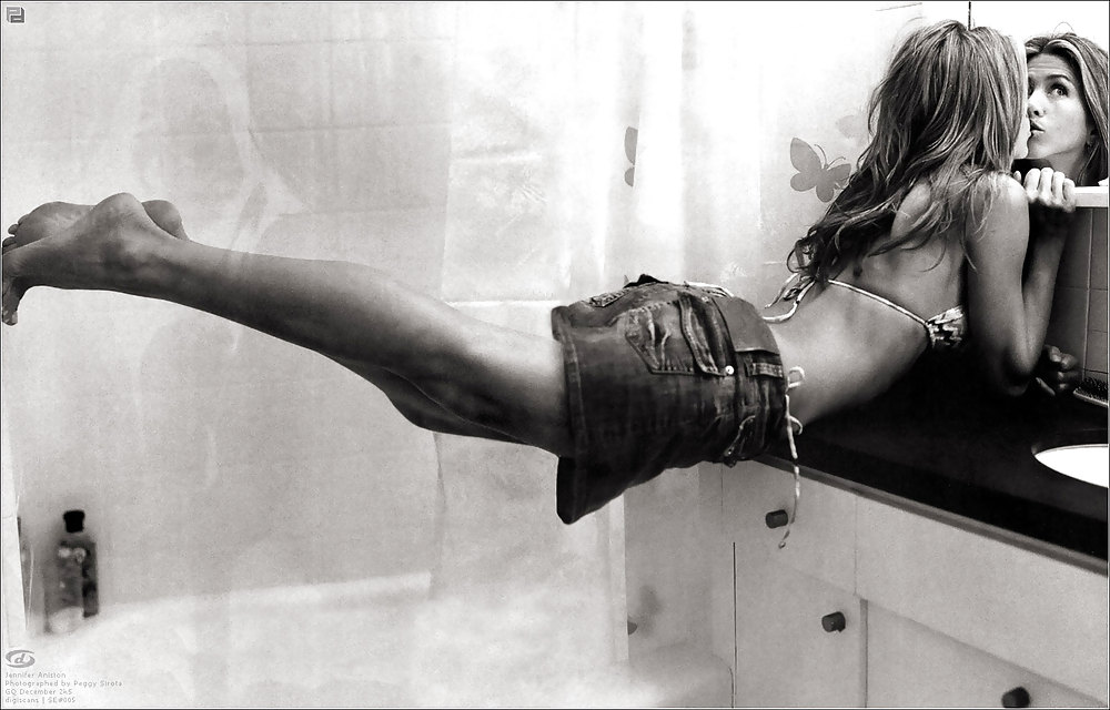 Jennifer Aniston - Le Plus Chaud MILF (par La Roulette Russe) #23169743