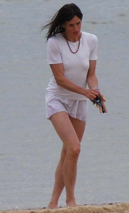 Sur la plage
 #24115398