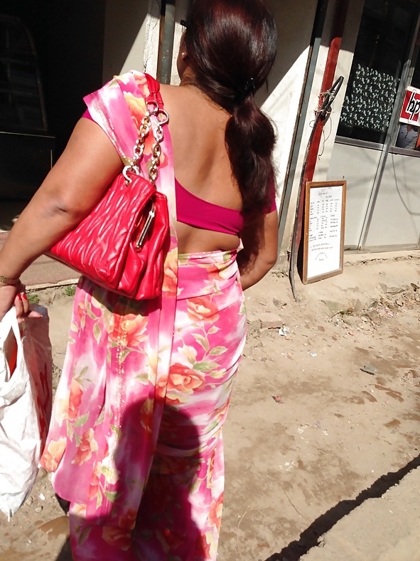 Sexy Nepali Aunty Mit Riesenarsch In Saree #39777643