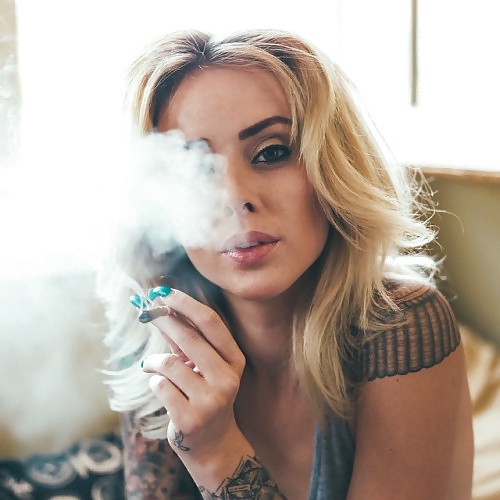 Nur Sexy Rauchen #41085126