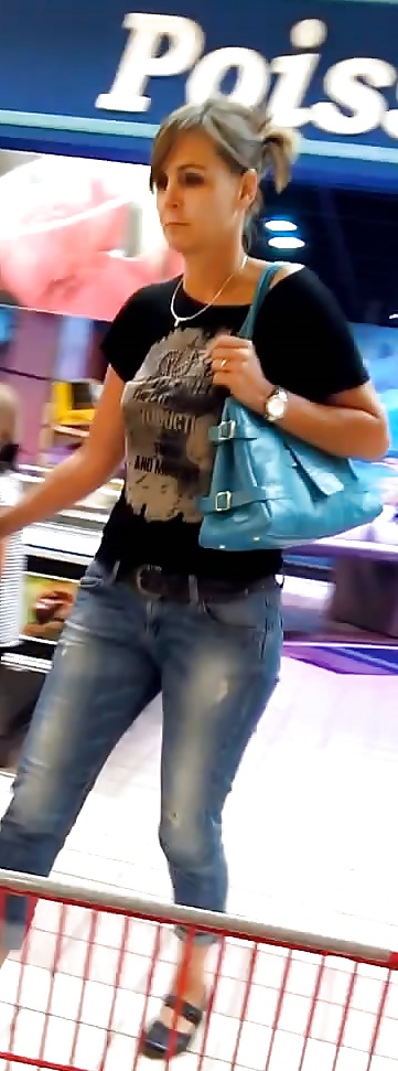 Mujer de compras
 #27295981