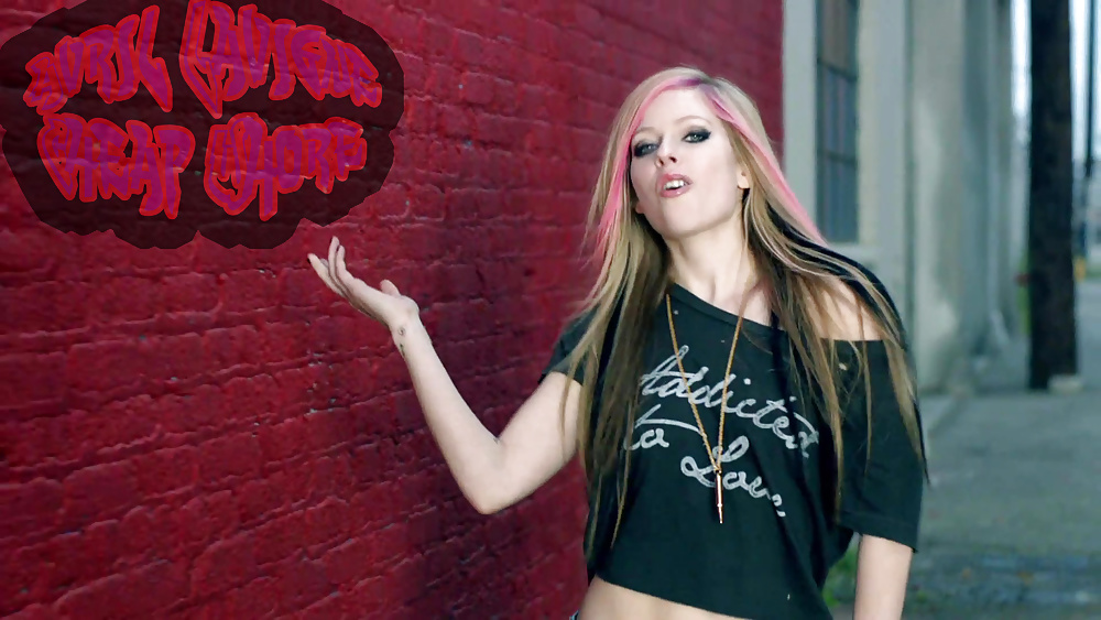 Avril Lavigne fakes #39737974