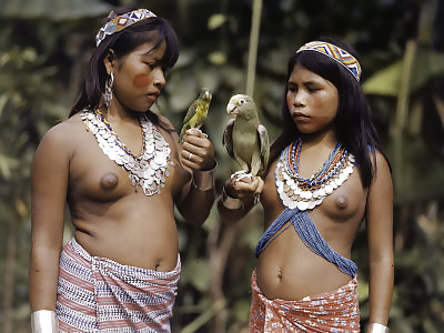 Donne tribali nude
 #30187823