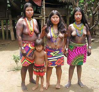 Donne tribali nude
 #30187827