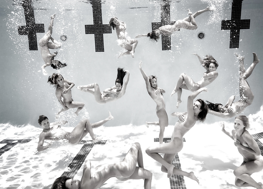 4 elementos + agua: chicas mojadas
 #37642608
