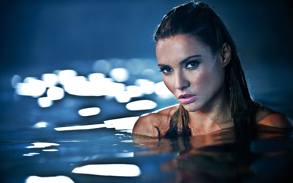 4 elementos + agua: chicas mojadas
 #37642648