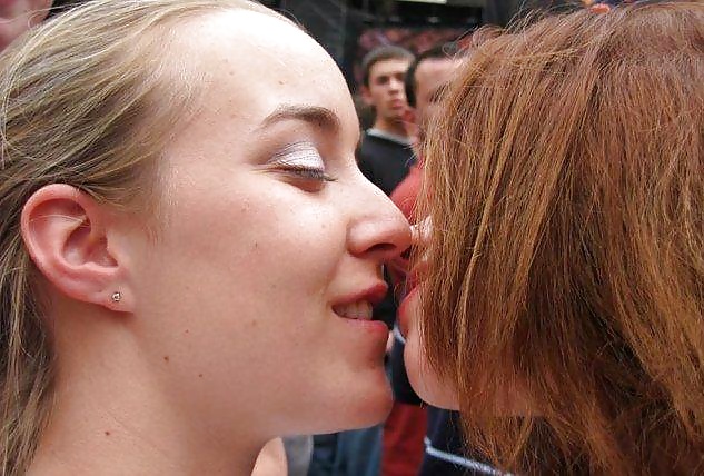 Chica en chica
 #26102757