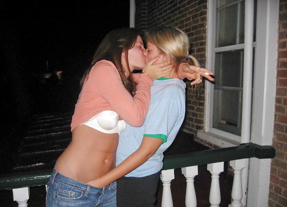 Chica en chica
 #26102786