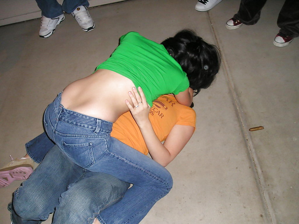 Chica en chica
 #26103093